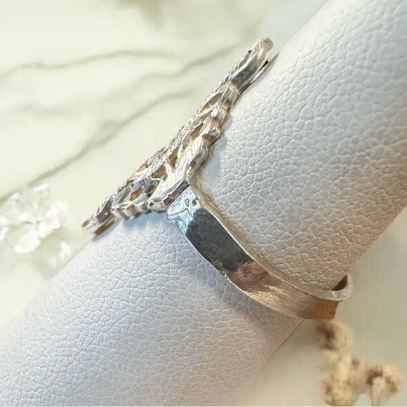 Sterling Silver Diamond Cut Filigree Ring (7.5) - Picture 6 of 10